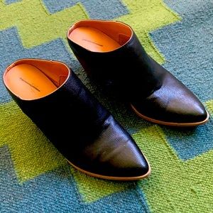 Black faux leather Universal Thread clogs